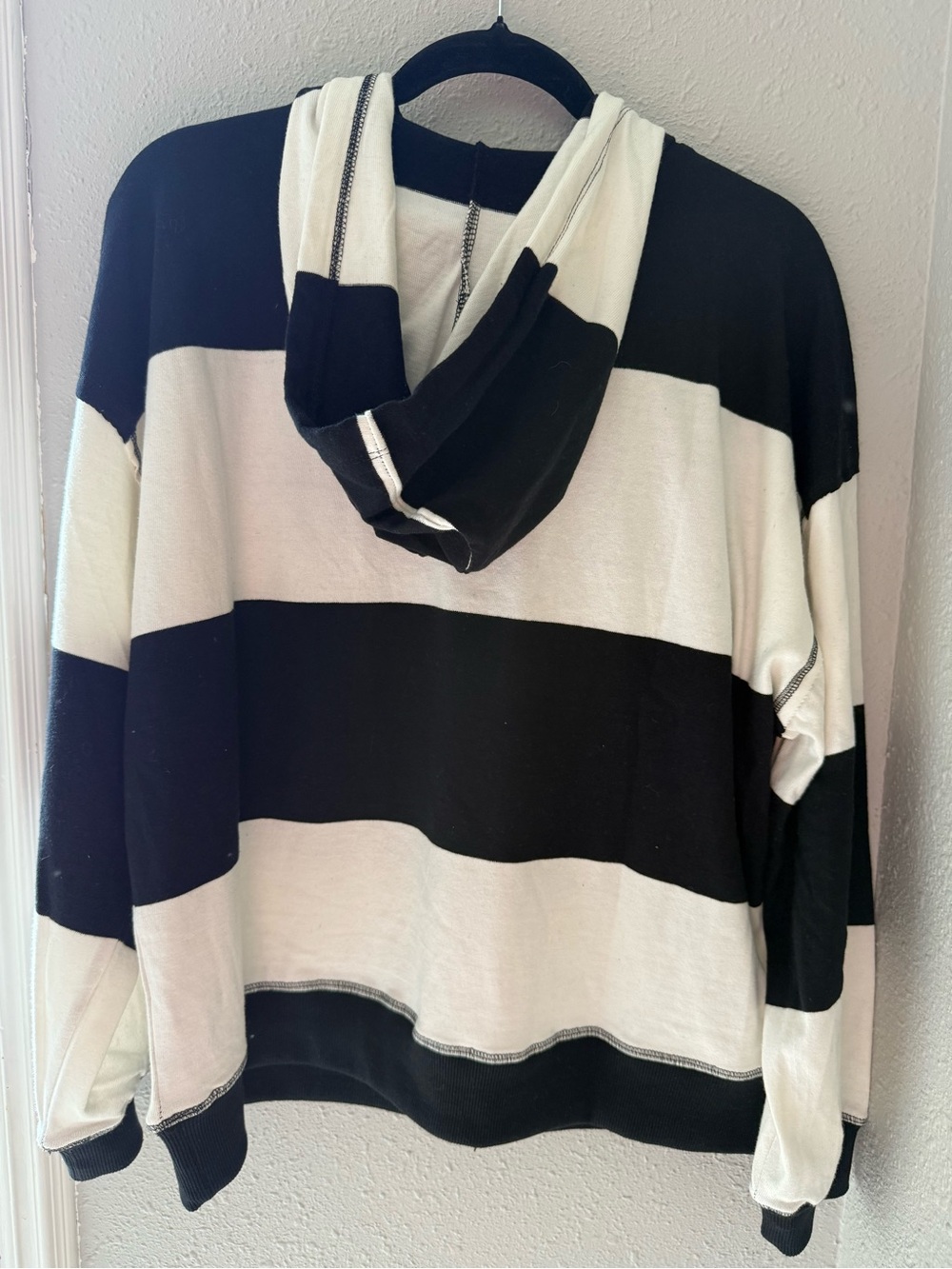 NWOT Free People Movement black and white striped rugby hooded pullover & shorts - Picture 4 of 7